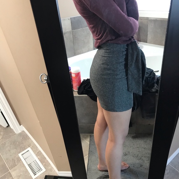 ARITZIA: Wilfred grey tweed mini skirt - Picture 5 of 6